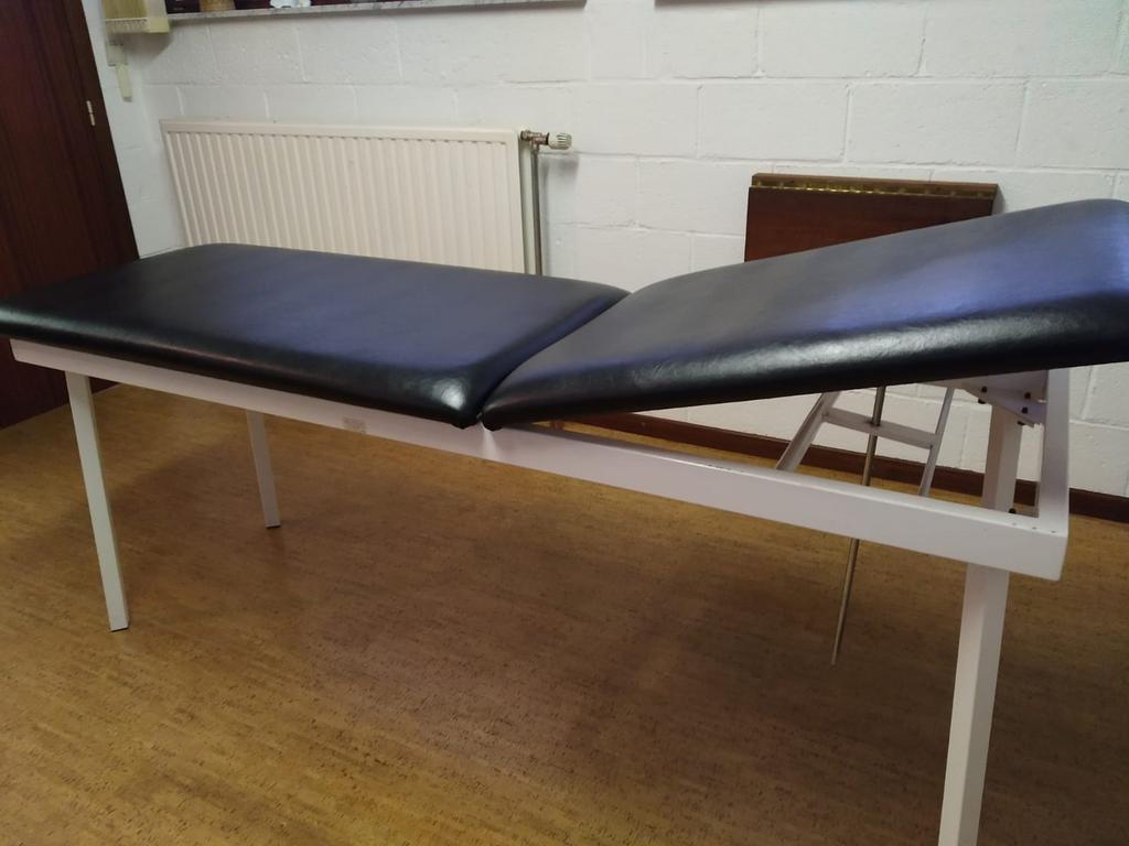 Table de kinésithérapie professionnelle, Sport en Fitness, Massageproducten, Ophalen, Zo goed als nieuw, Massagetafel