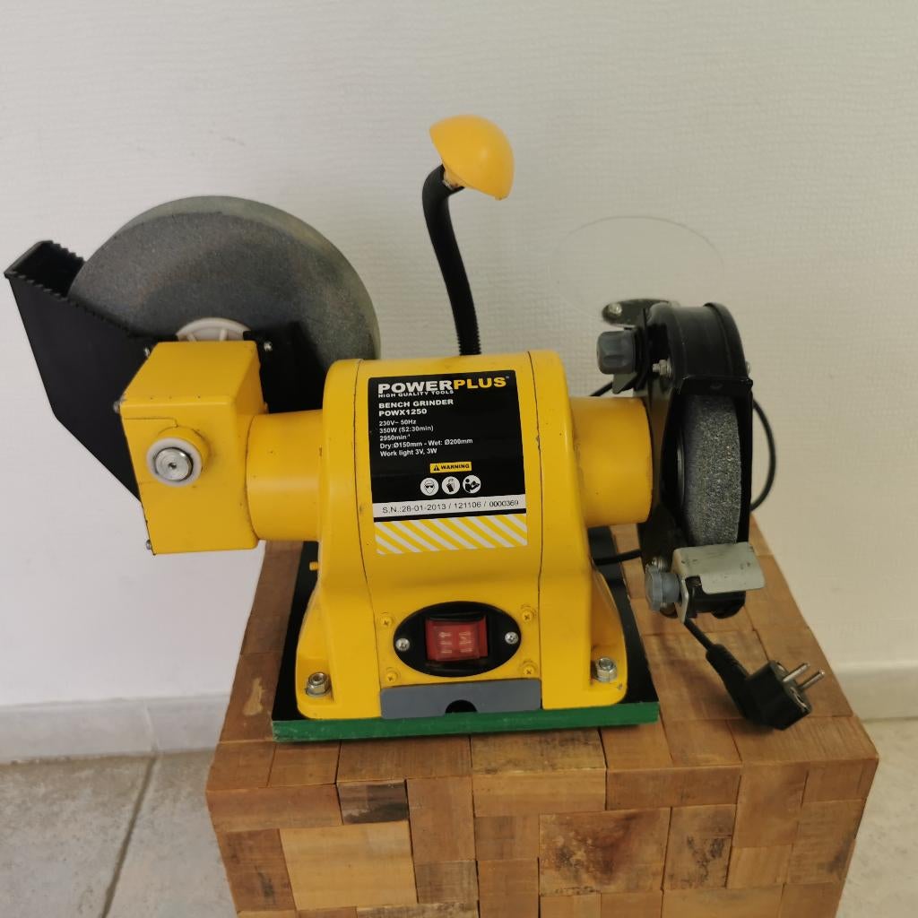 Tafelslijpmachine nat & droog 350W - 2 accessoires. POWX1250, Doe-het-zelf en Bouw, Gereedschap | Handgereedschap, Zo goed als nieuw