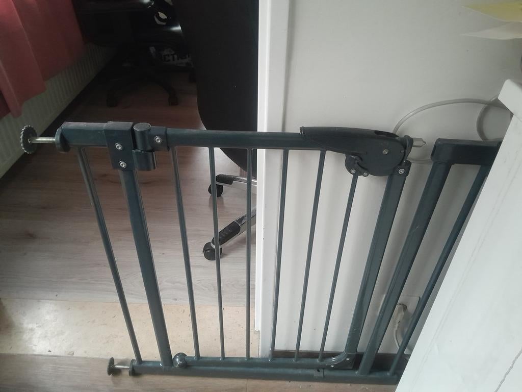 Clôture pour enfants/barrière pour chiens avec porte, Enlèvement, Utilisé