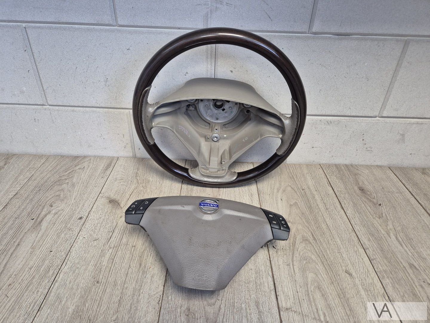 Stuur hout voor Volvo XC90 2002 - 2013 met airbag €100, Autos : Pièces & Accessoires, Commande, -, -, -, Enlèvement ou Envoi