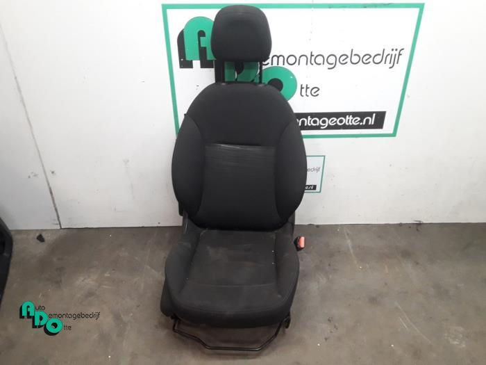 Stoel rechts van een Peugeot 208 (208 12-), Gebruikt, -, -, Ophalen of Verzenden