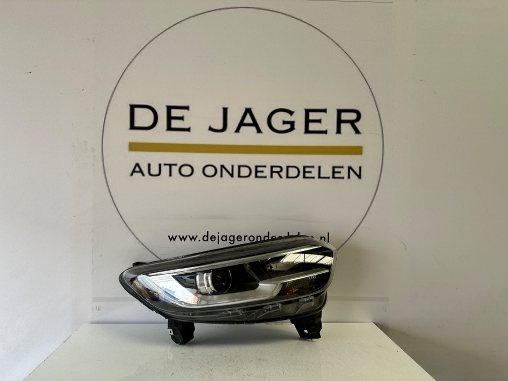 Phare avant LED droit RENAULT KADJAR ORIGINAL 260107249R, Renault Group, Contact.group@renault.com, Renault, Utilisé