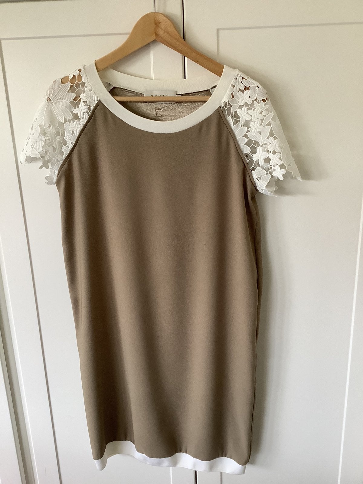 Robe SVNTY Antwerp, Vêtements | Femmes, Envoi, Comme neuf