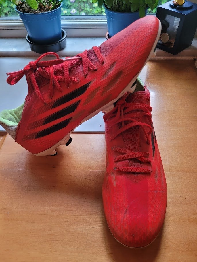 voetbalschoenen 42,5, Sport en Fitness, Voetbal, Ophalen of Verzenden, Zo goed als nieuw, Schoenen