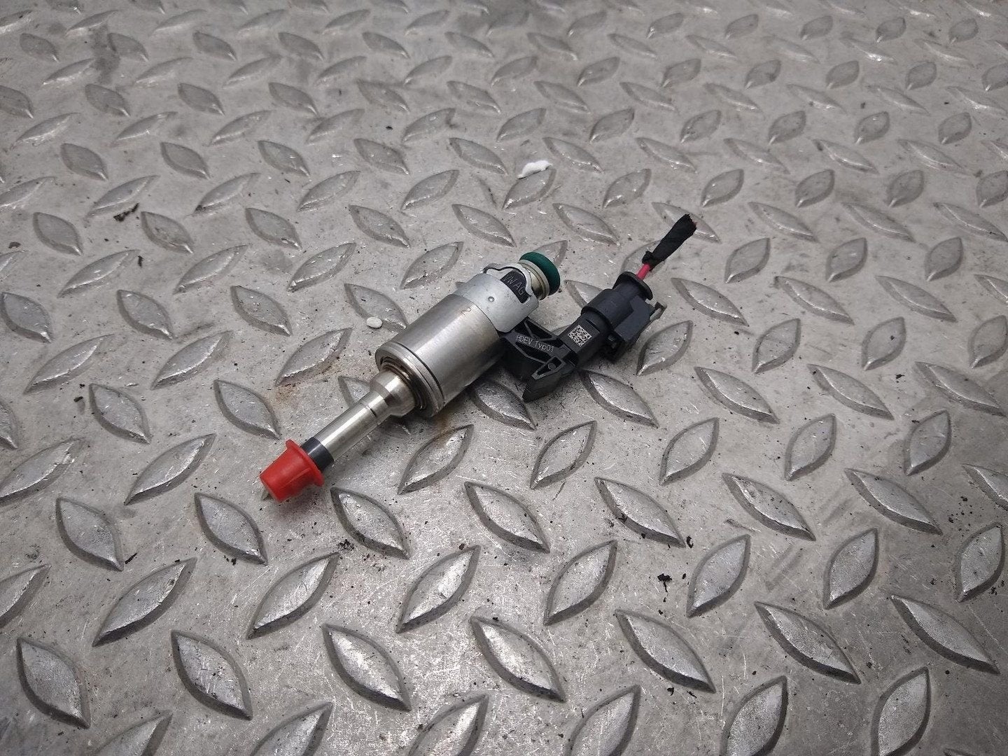 VOLKSWAGEN JETTA BRANDSTOF INJECTOR / VERSTUIVER 0261500374, Ophalen of Verzenden, Gebruikt, ARN erkend