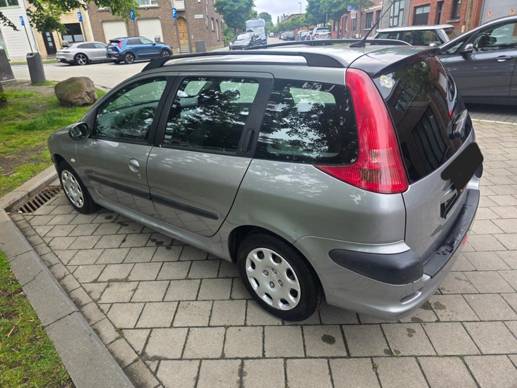 Peugeot 206 break 1.2 benzin bouwjaar 2004 km 121.000 euro 3, Auto's, Stof, Bedrijf, 1200 cc, Zilver of Grijs