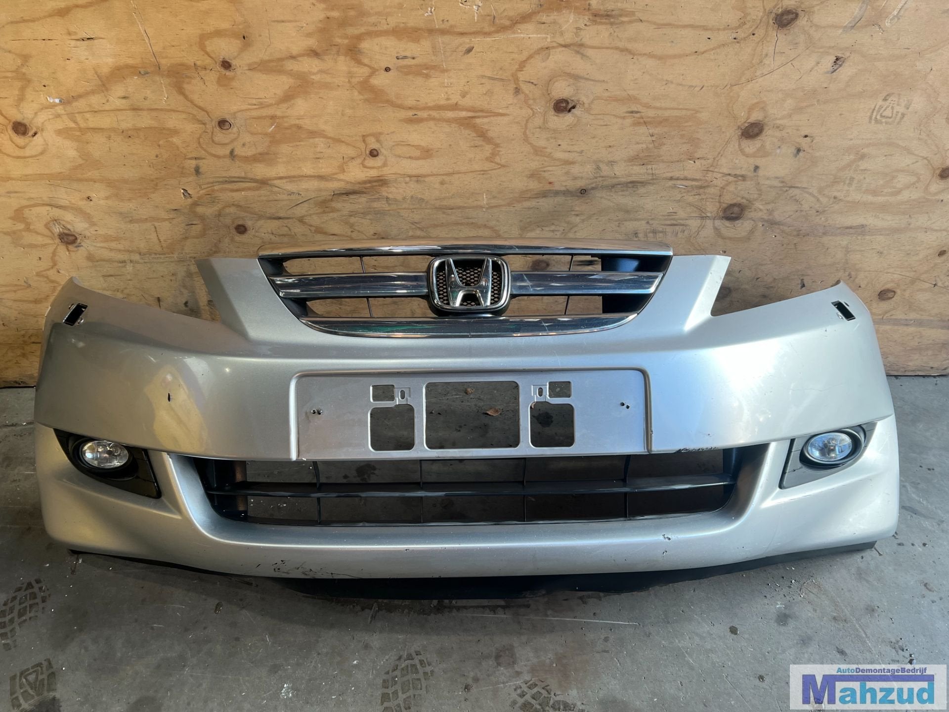HONDA FR-V Zilver voorbumper 2004-2010, Pare-chocs, Info@honda.co.jp, Utilisé, Minami-Aoyama 2-chome 1-1
107-8556  Tokyo
