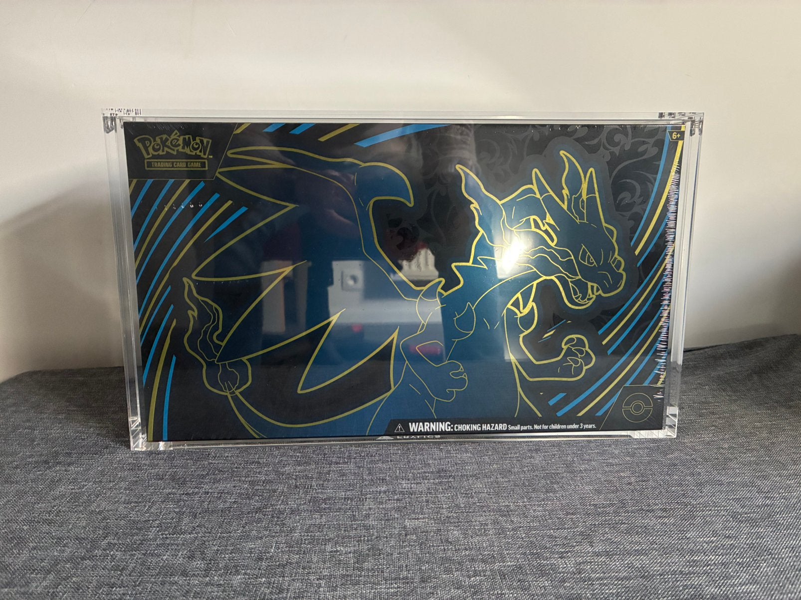 Charizard X ex UPC + acryl, Ophalen of Verzenden, Zo goed als nieuw