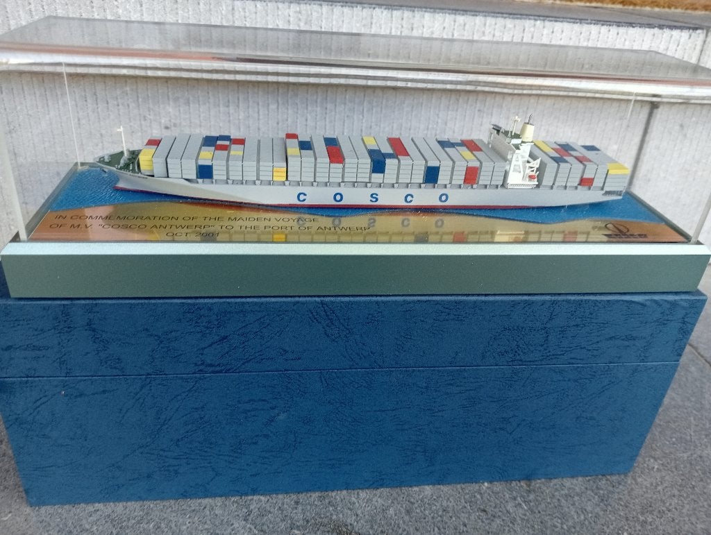 Modelschip Cosco containerschip, Hobby en Vrije tijd, Modelbouw | Boten en Schepen, Ophalen, Nieuw, 1:200 of kleiner, Overige merken