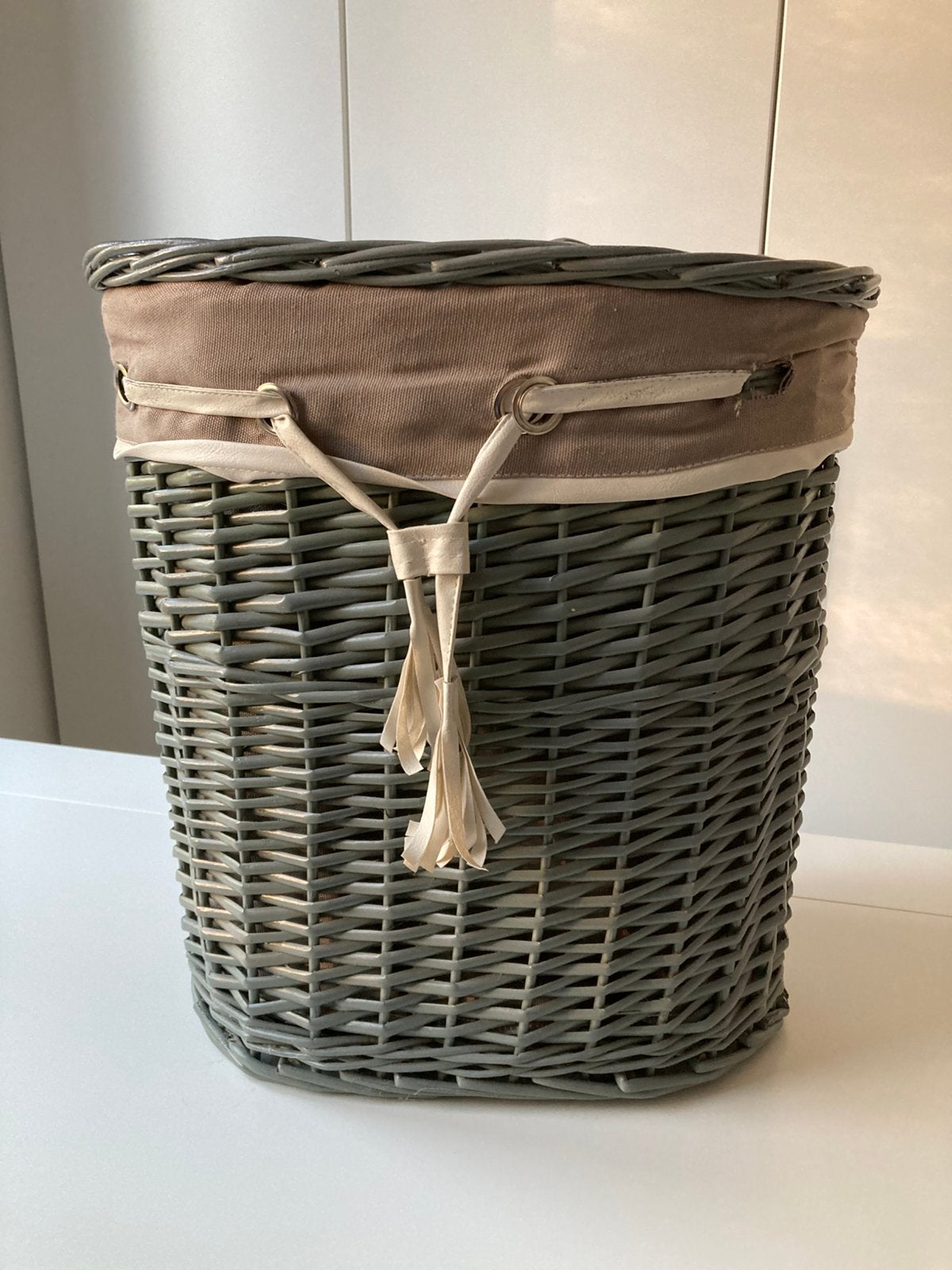 Kleine rieten opbergmand 50 cm met stoffen binnenzak, Ophalen, Gebruikt, Mand, Riet