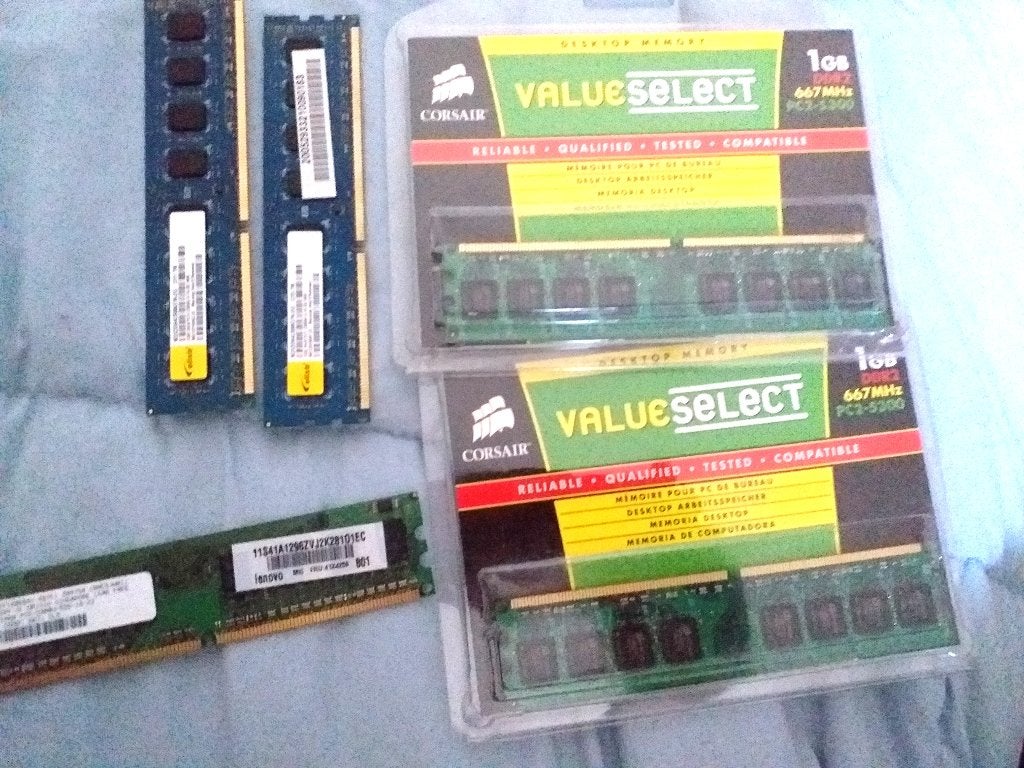 Lot 5 RAM-geheugen 3 stuks 1 GB en 2 stuks 2 GB, Computers en Software, Ophalen of Verzenden, 2 GB