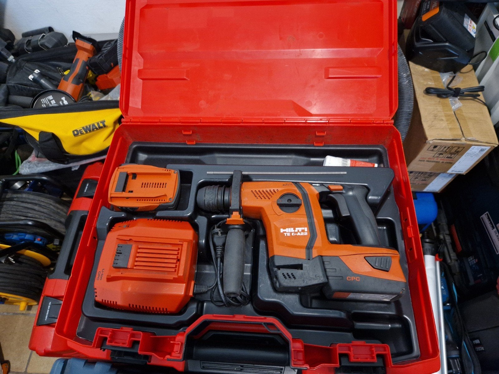 Hilti Te 6-A22, Doe-het-zelf en Bouw, Ophalen, Zo goed als nieuw, 600 watt of meer, Boor- en/of Breekhamer