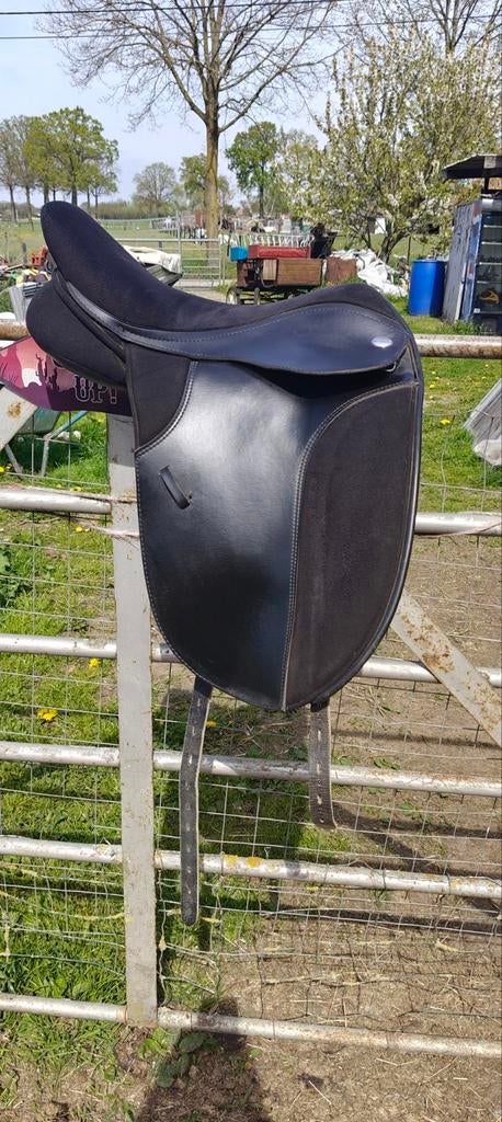 Thorowgood cob dressuurzadel., Dieren en Toebehoren, Ophalen