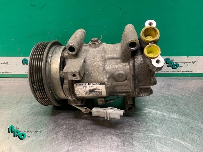 Pompe clim d'un Renault Twingo (Twingo 07-), Renault, -, 3 mois de garantie, Utilisé