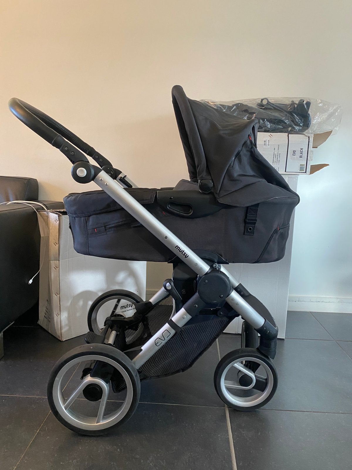 Mutsy Evo Kinderwagenset met Reiswieg en Adapterset, Ophalen, Zo goed als nieuw, Kinderwagen, Mutsy