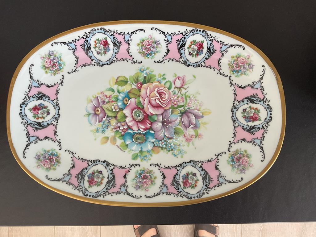 Vintage Limoge porseleinen schaal met bloemenmotief., Antiek en Kunst, Ophalen of Verzenden