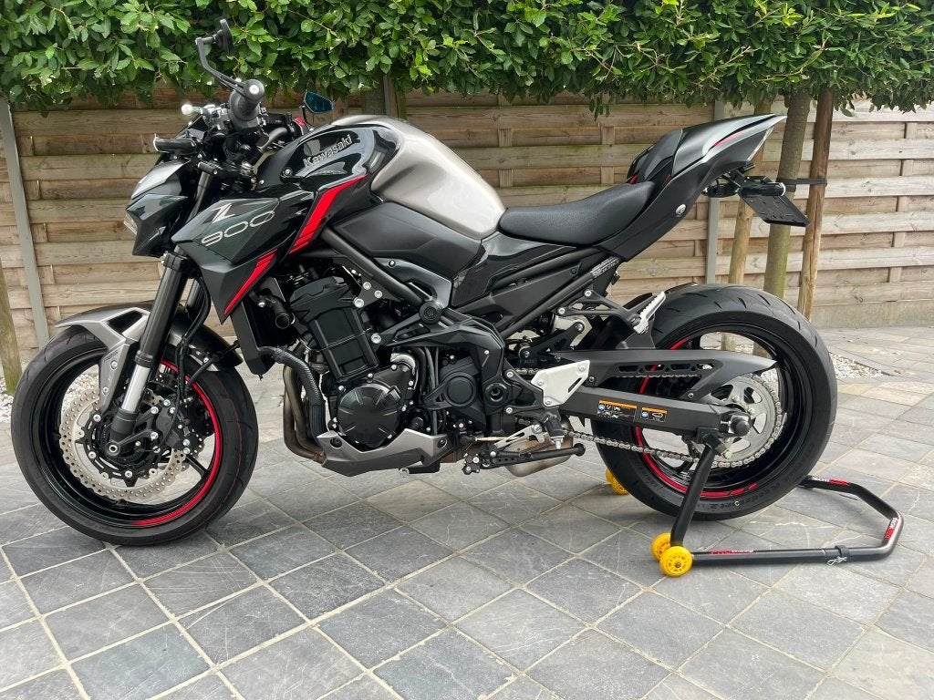 Kawasaki z900**performance pack**35kw**akrapovic**3200KM!!*, Motoren, 948 cc, Bedrijf, Minimaal motorrijbewijs A2, Handgeschakeld