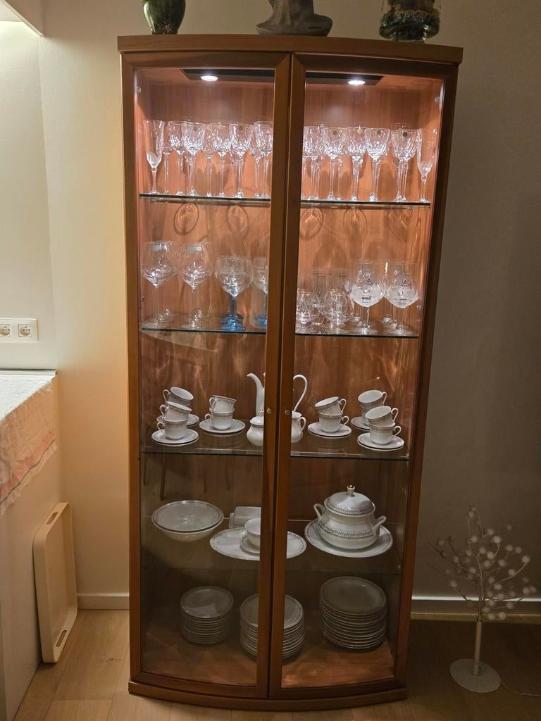 Vitrine vintage luxueuse au design magnifique en cerisier, Neuf, Avec porte(s), Enlèvement ou Envoi, Cerisier