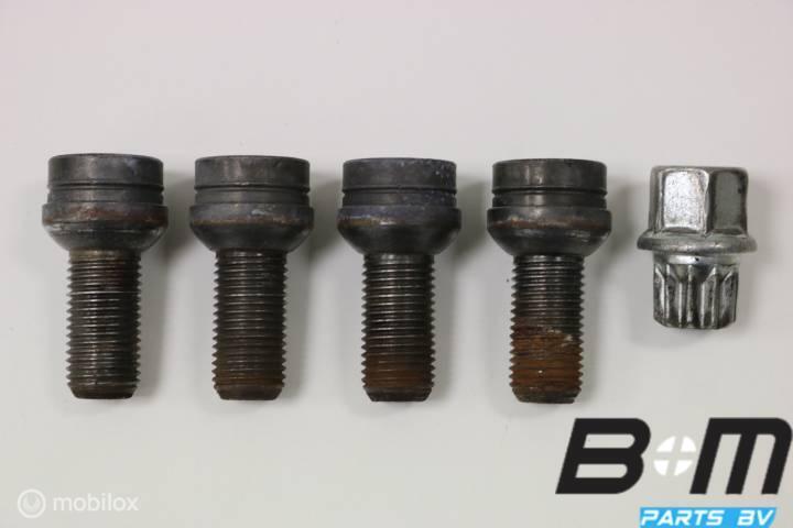 Set slotbouten VW Passat 3BG ., Pneu(s), Utilisé