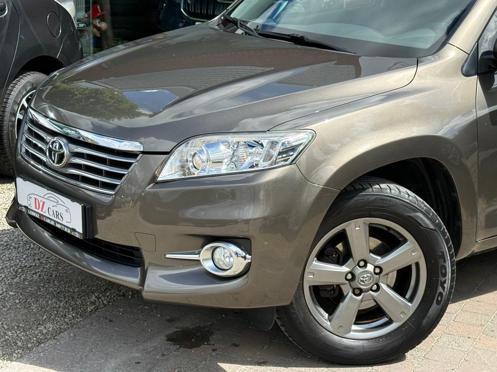 TOYOTA RAV4 4X4 2.2D 150PK |NAVI | LEDER | CAMERA | AIRCO |, Auto's, Euro 5, 1683 kg, 4 cilinders, Bruin