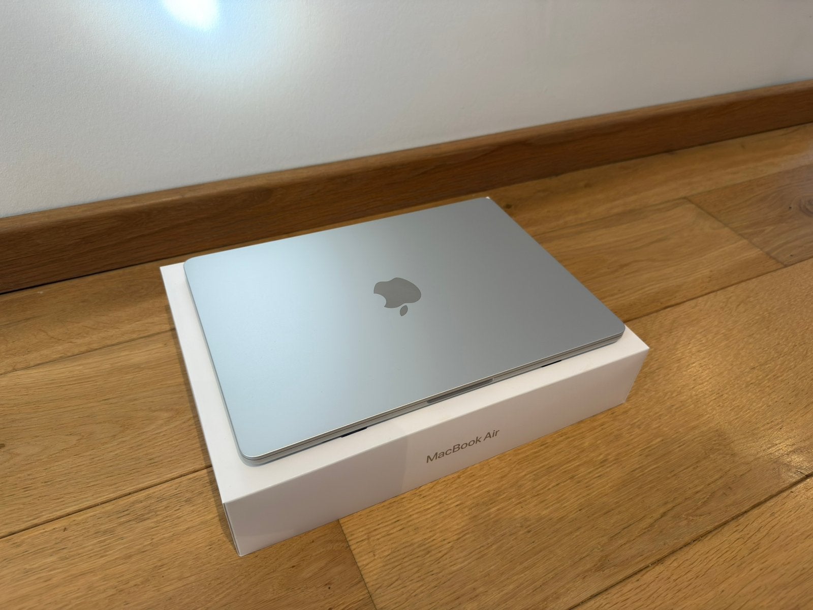 MacBook Air 13 M4 Silver (nieuwstaat - Apple garantie), Computers en Software, Ophalen, 256 GB, Zo goed als nieuw, MacBook