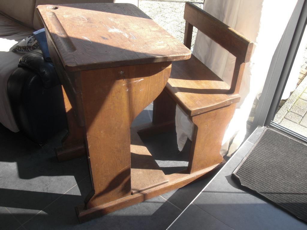 Banc d'école ancien, Enlèvement