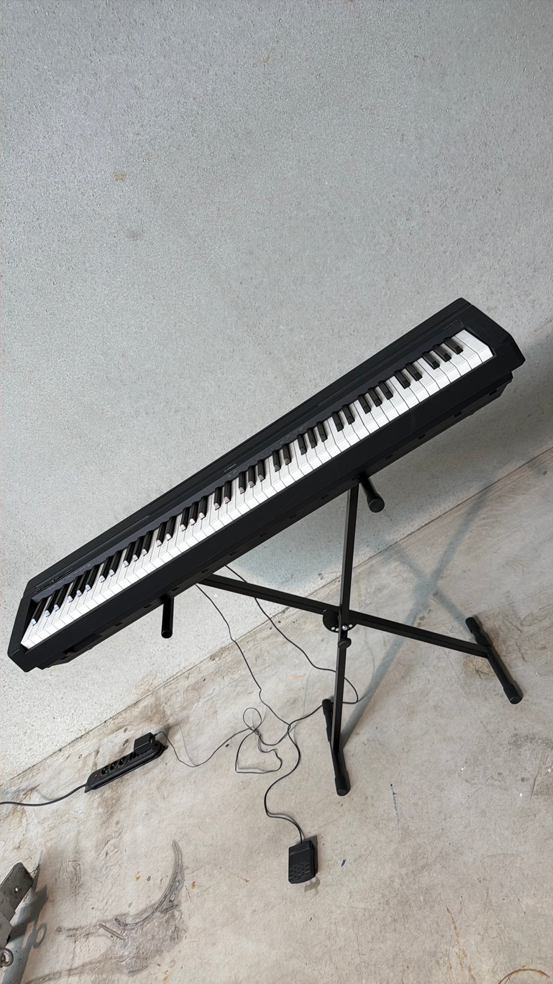 UITVERKOOP - Digitale Piano Yamaha P45B - met staander, Musique & Instruments, Claviers, Enlèvement, Comme neuf, Yamaha