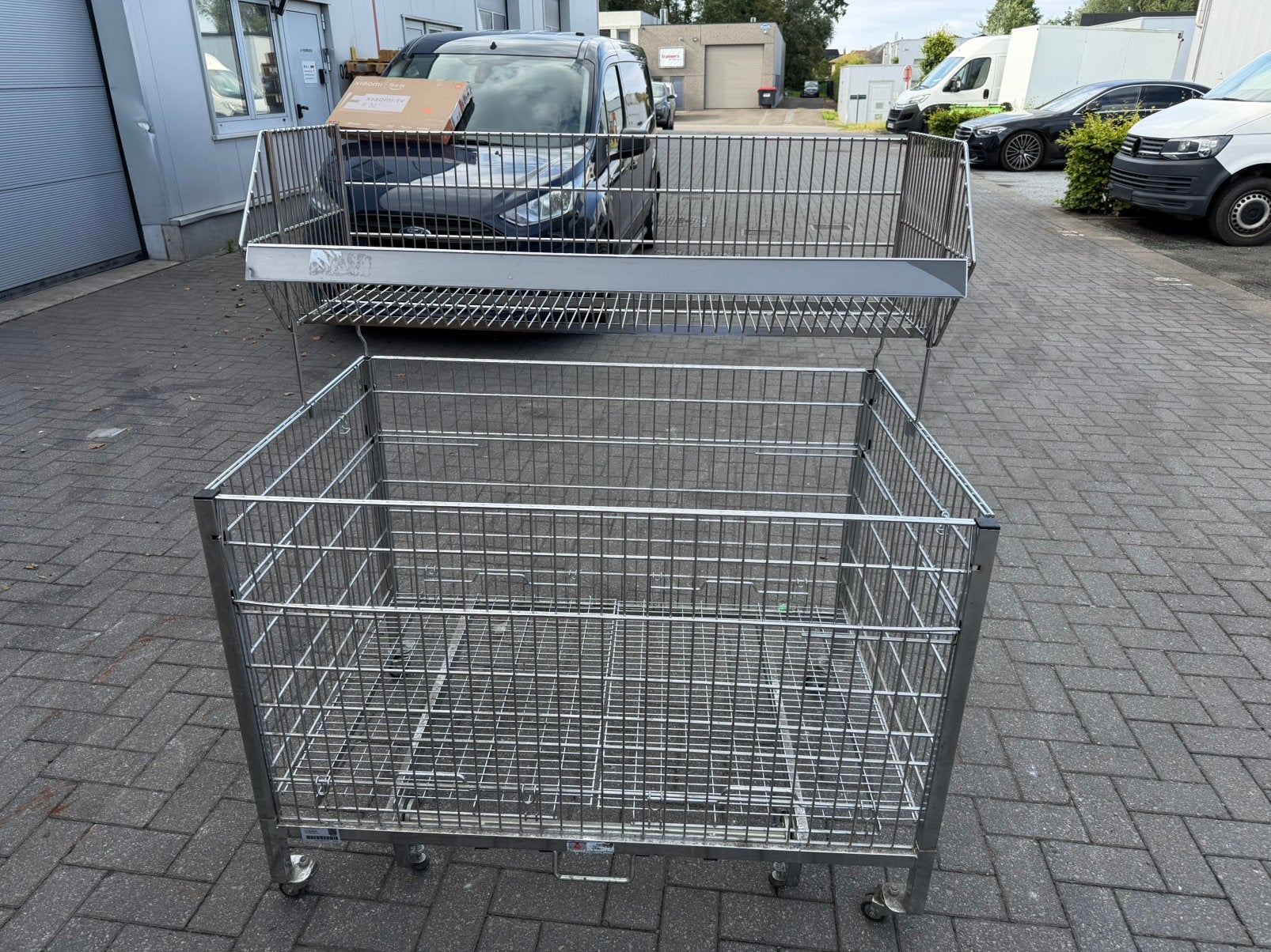 metalen mand, Dieren en Toebehoren, Ophalen, Mand, Info@mand.de, Gebruikt