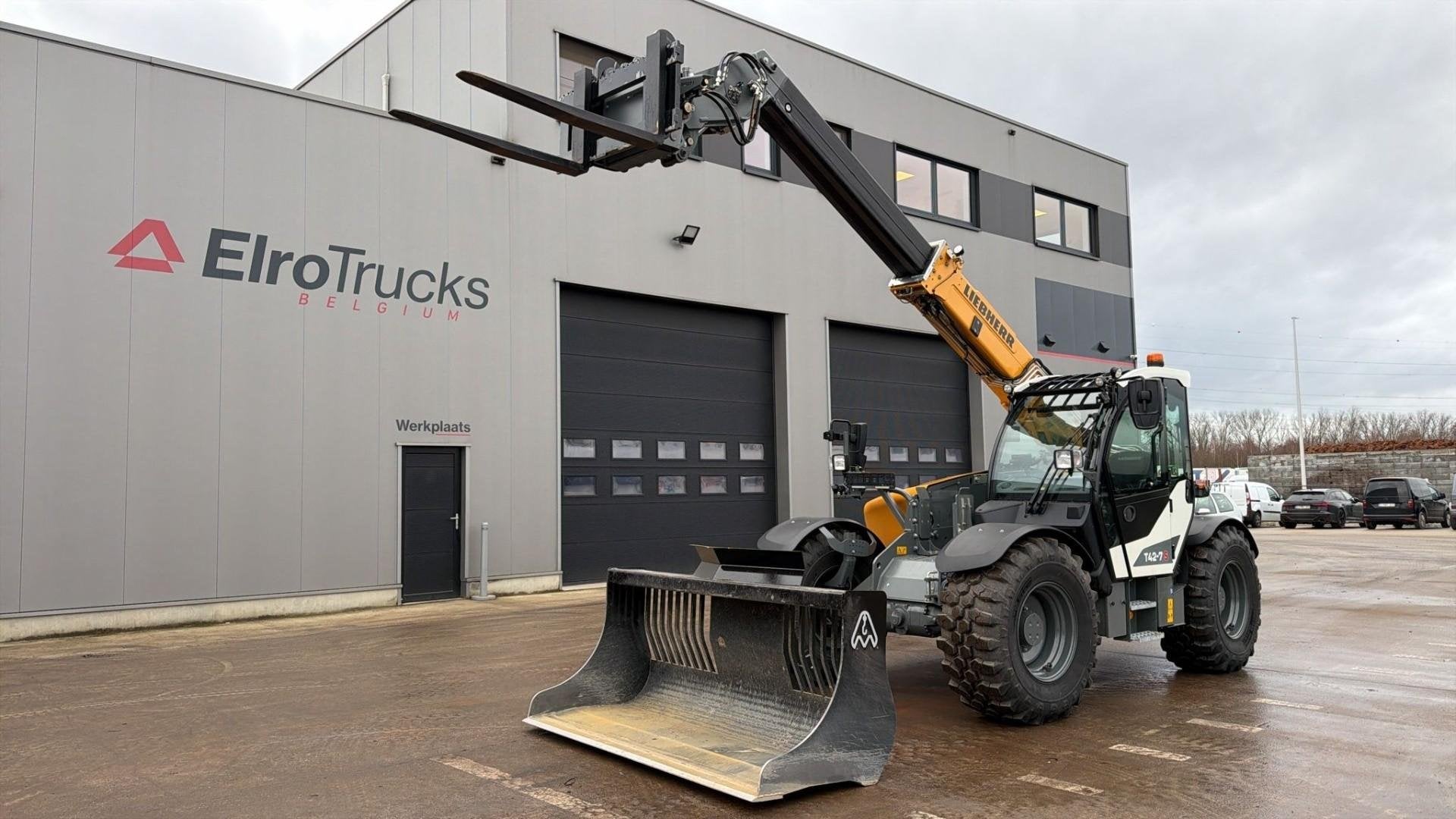Liebherr T42-7S (INCL BUCKET / BE MACHINE / LIKE NEW / 7M HE, Articles professionnels, Chariot télescopique