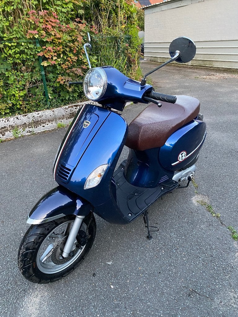 Neco azurro sport scooter Klasse B, Fietsen en Brommers, Brommers | Overige merken, Ophalen, Gebruikt, Klasse B (45 km/u)