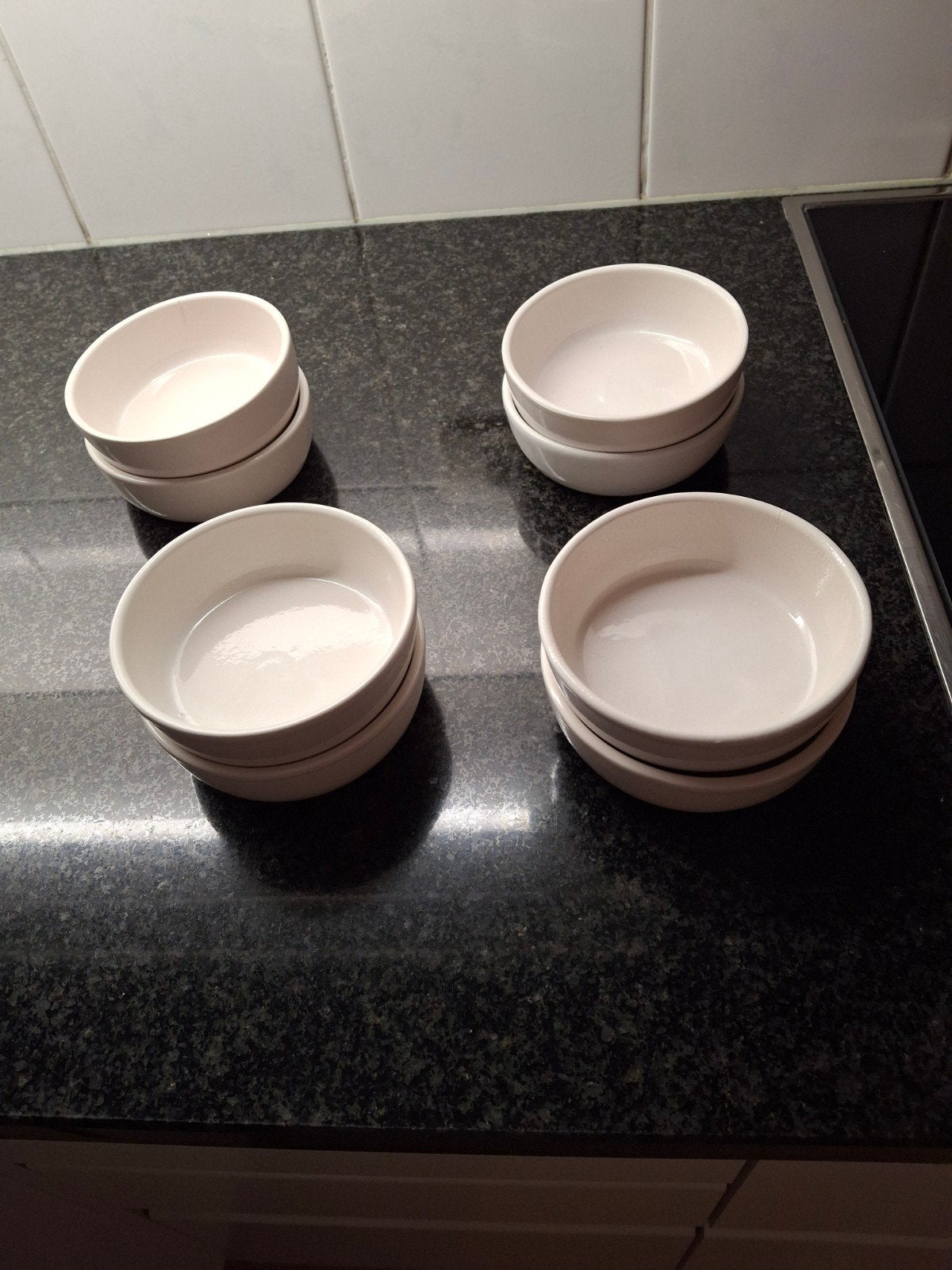 Set van 8 stenen potjes in het wit/ecru, Maison & Meubles, Cuisine | Vaisselle, Enlèvement