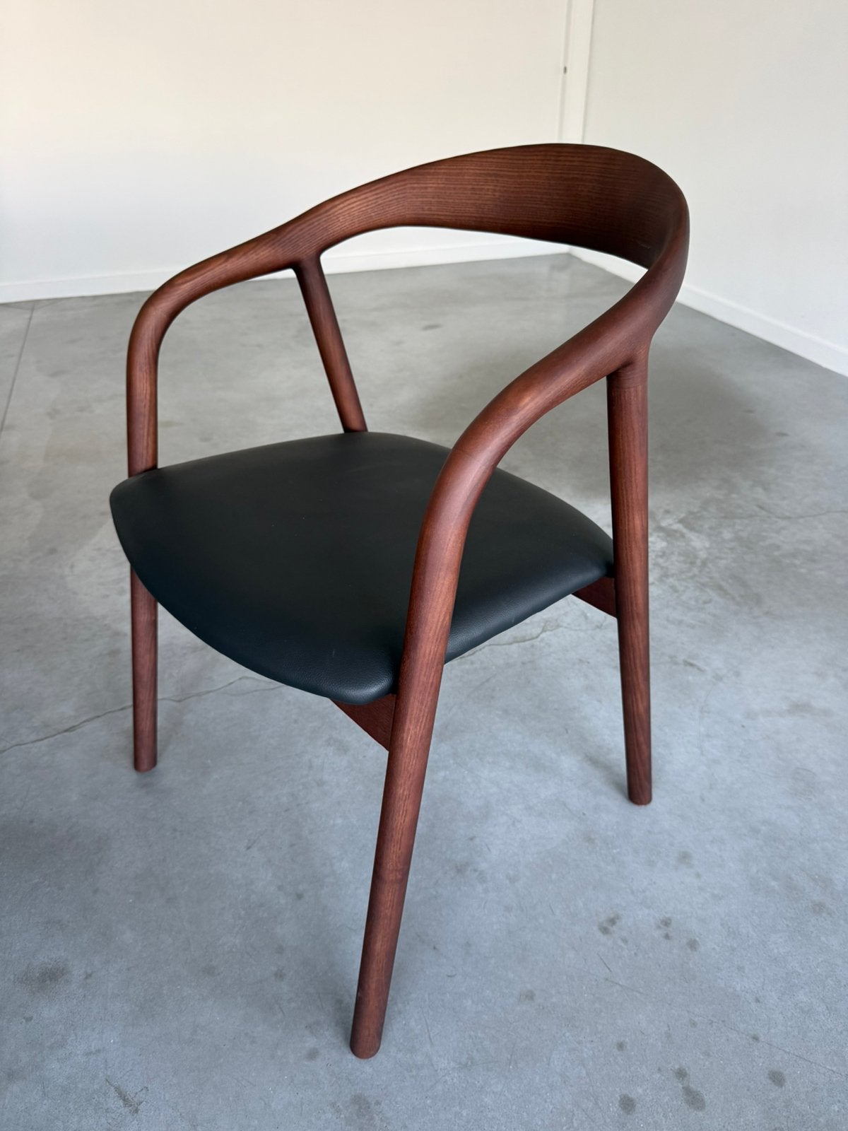 Set van 4 eetkamerstoelen NIEUW - Japandi stijl - walnoot, Huis en Inrichting, Ophalen, Nieuw, Zwart