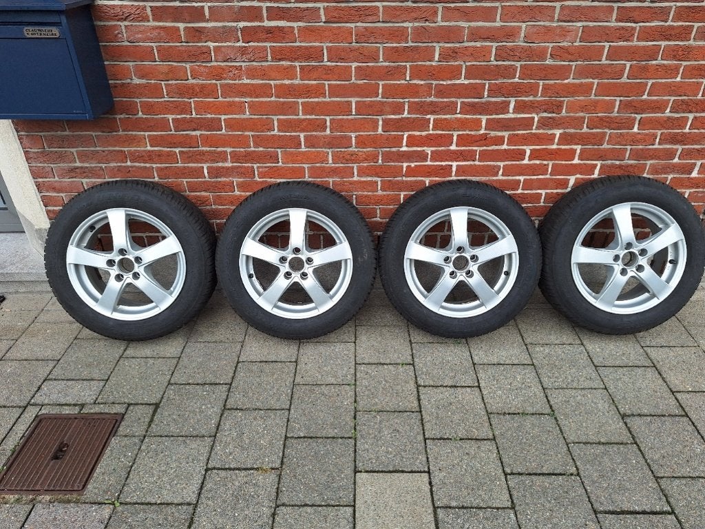 Set van 4 Winterbanden met licht metalen velgen, Auto-onderdelen, Ophalen, Gebruikt, 15 inch, Velg(en)