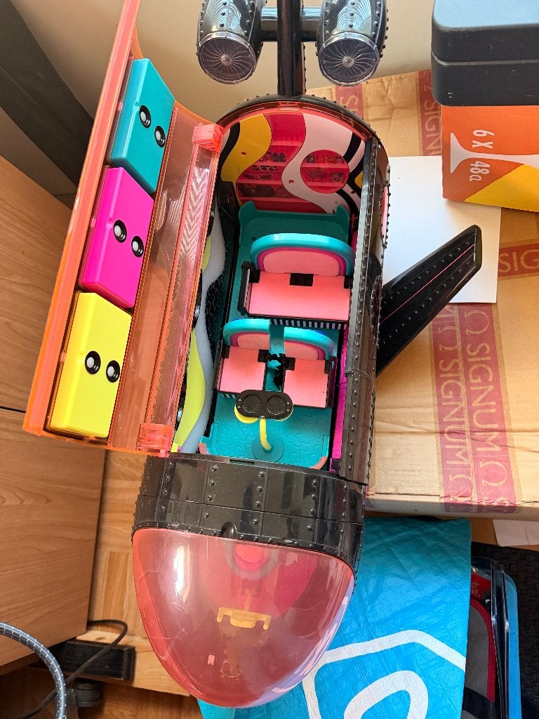 LOL pop 4 in 1 vliegtuig met extra poppen, kleren enz, Kinderen en Baby's, Ophalen, Zo goed als nieuw, Overige typen