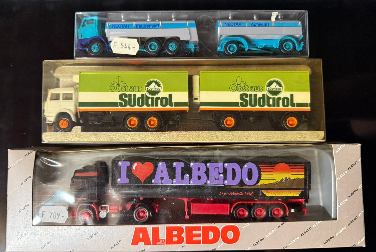 3 Albedo modelvrachtwagens 1:87, Ophalen of Verzenden, Zo goed als nieuw, Bus of Vrachtwagen, Herpa