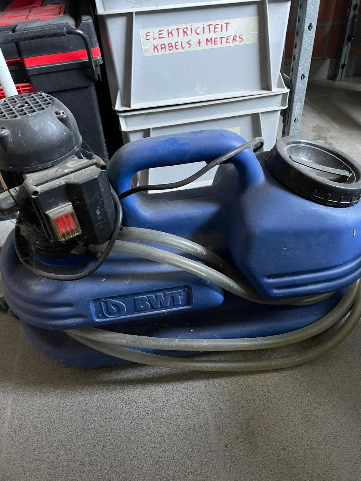 Ontkalkings machine BWT, Bricolage & Construction, Sanitaire, Enlèvement, Utilisé