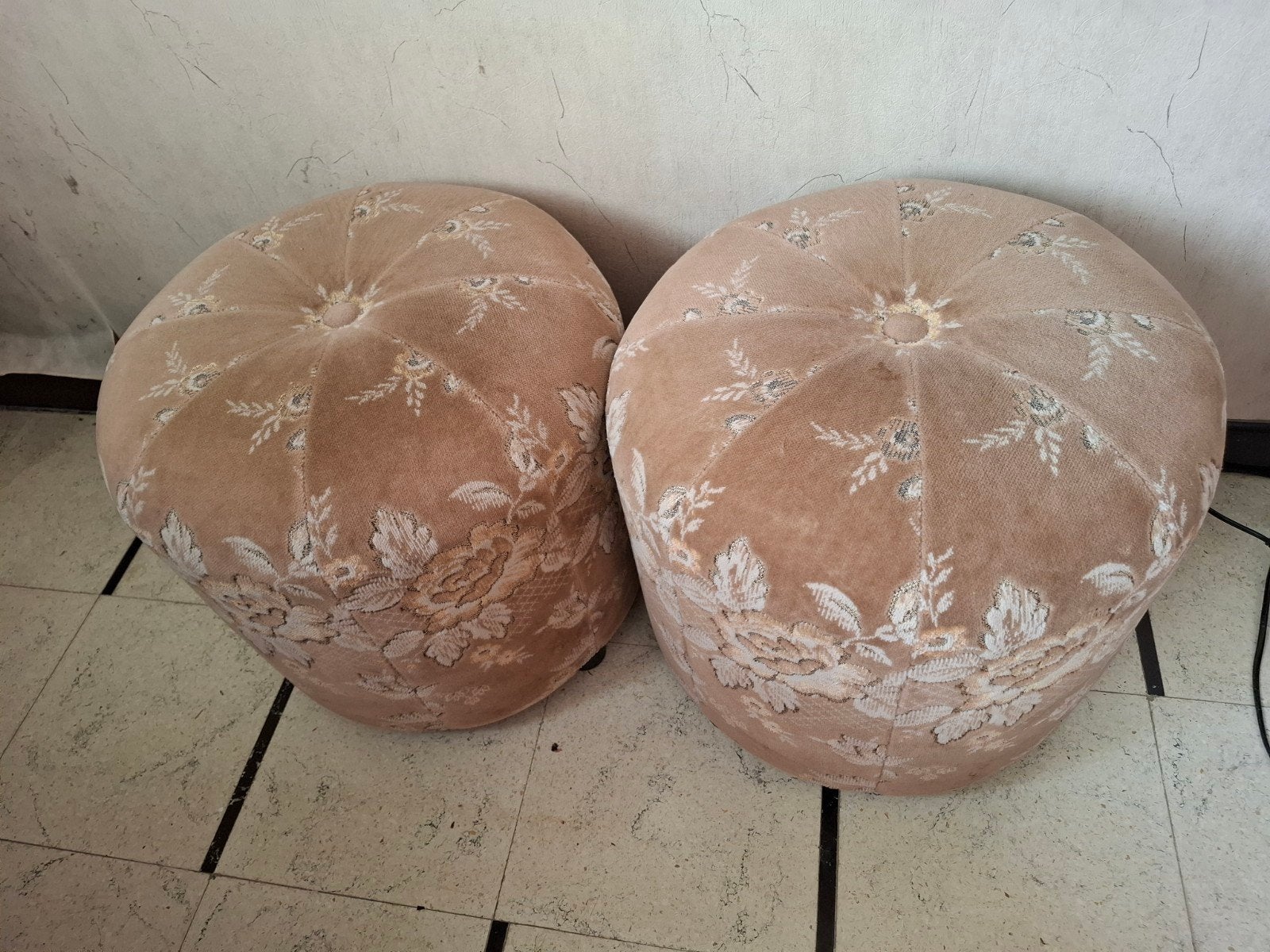 2x Vintage Ronde Poef met Klassiek Bloemmotief, Enlèvement, Tissus