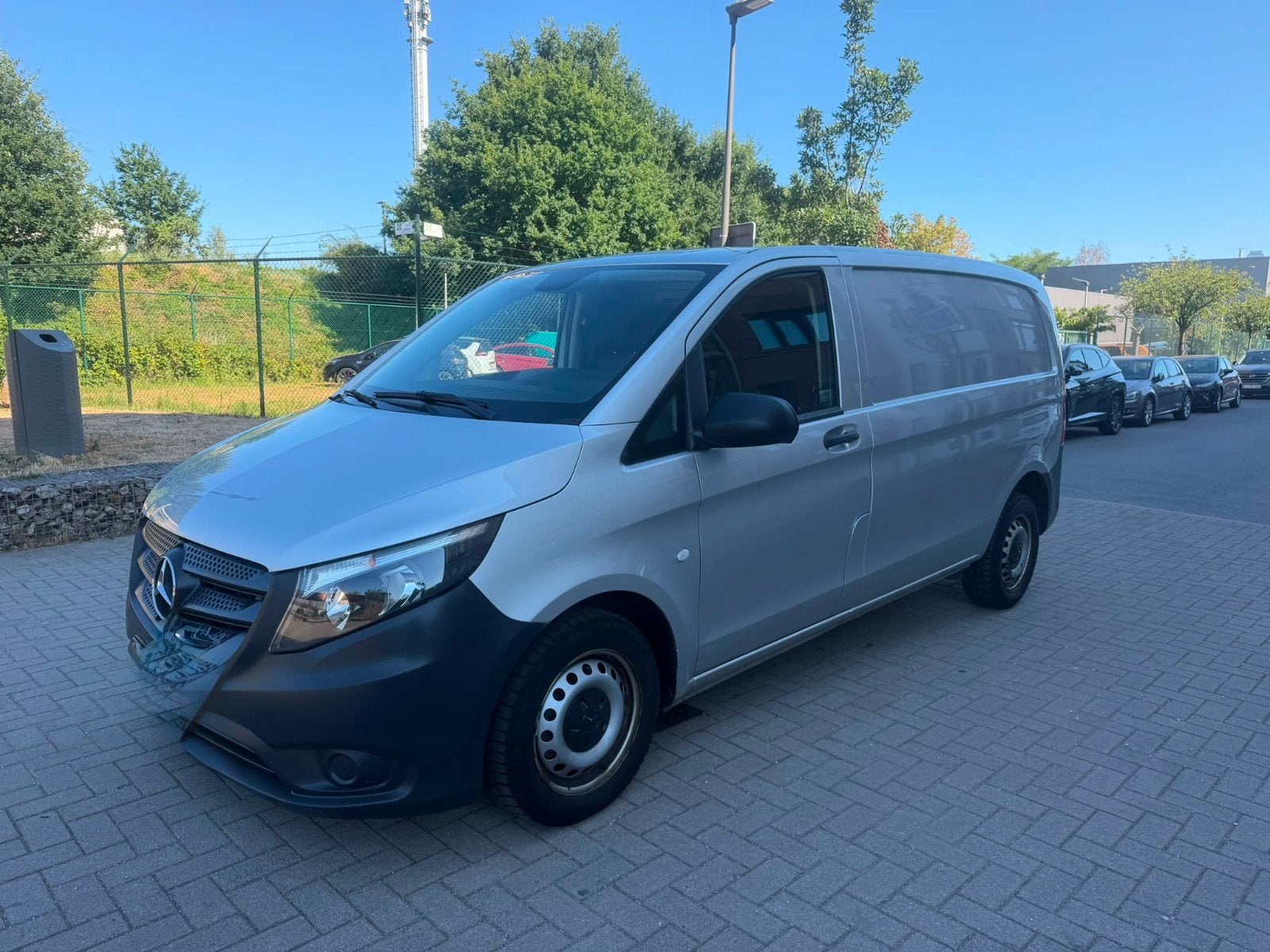 MERCEDES VITO 2016 94000 KM CLIMATISATION NAVI INSPECTION EU, Autos, Argent ou Gris, Achat, 3 places, Boîte manuelle