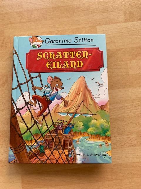Schatteneiland - Geronimo Stilton, Ophalen of Verzenden, Zo goed als nieuw