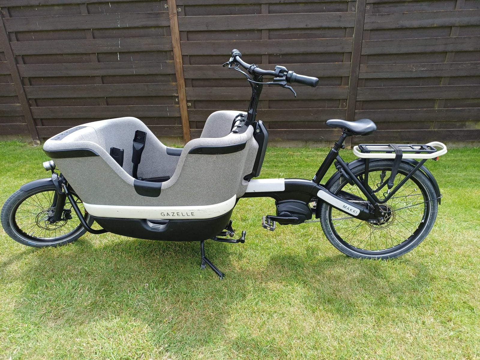 Elektrische bakfiets Gazelle Makki, weinig km met garantie, Comme neuf, Enlèvement, Frein à disque, 3 enfants