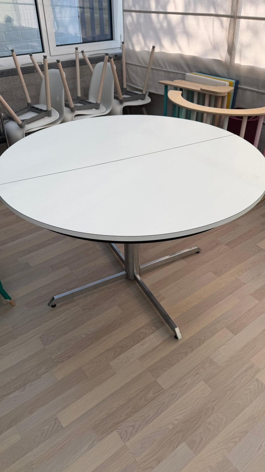 Ronde uitschuifbare tafel, Huis en Inrichting, Ophalen, Gebruikt, Rond, Vijf personen of meer