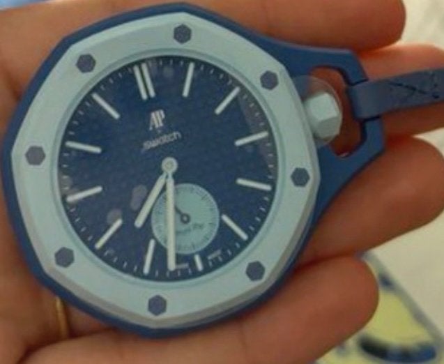 Swatch royal pop AP, Enlèvement ou Envoi, Comme neuf, Bleu