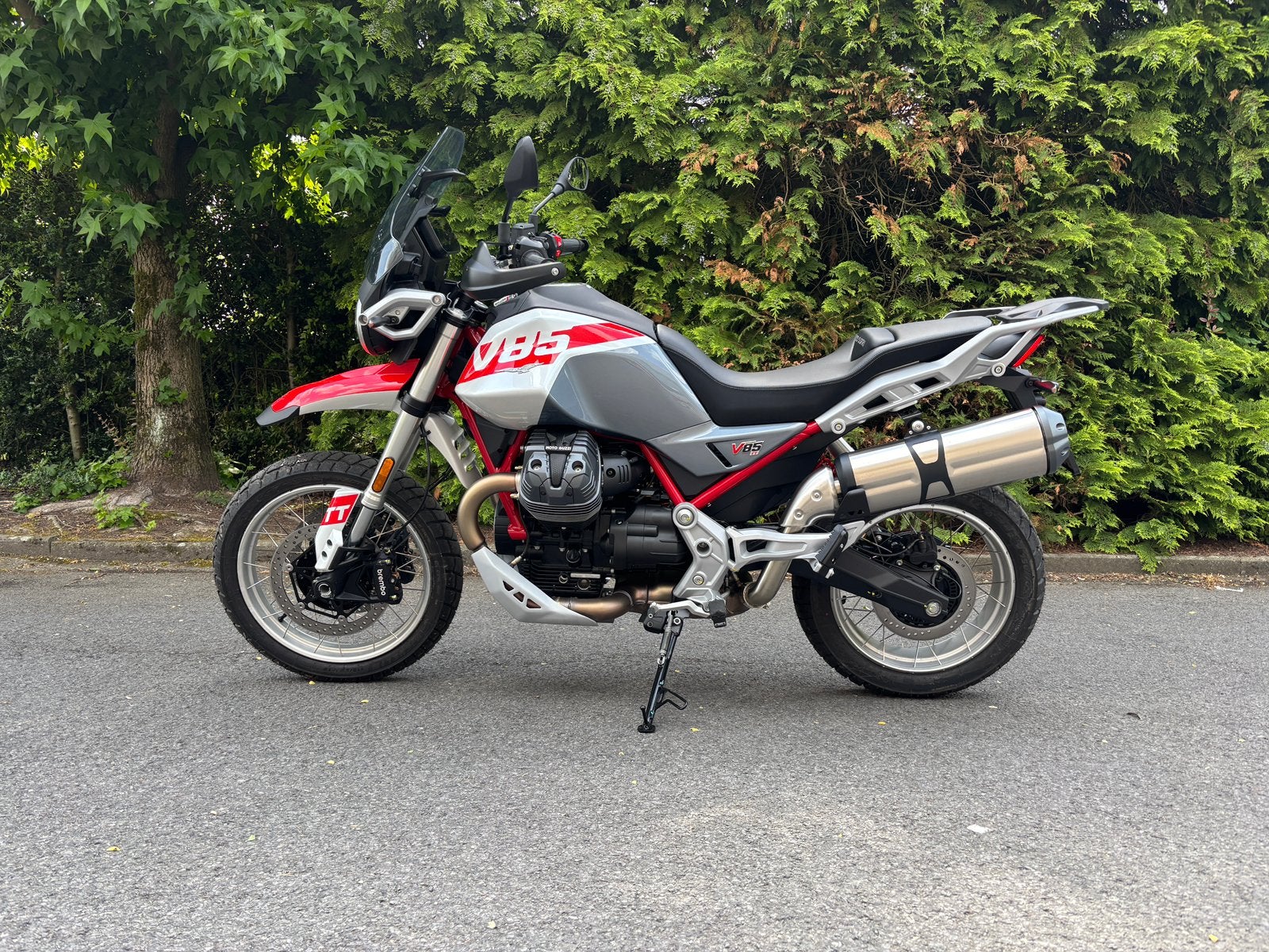 Moto Guzzi V85TT, Motos, Motos | Moto Guzzi, Tourisme, Entreprise, Occasion, Plus de 35 kW