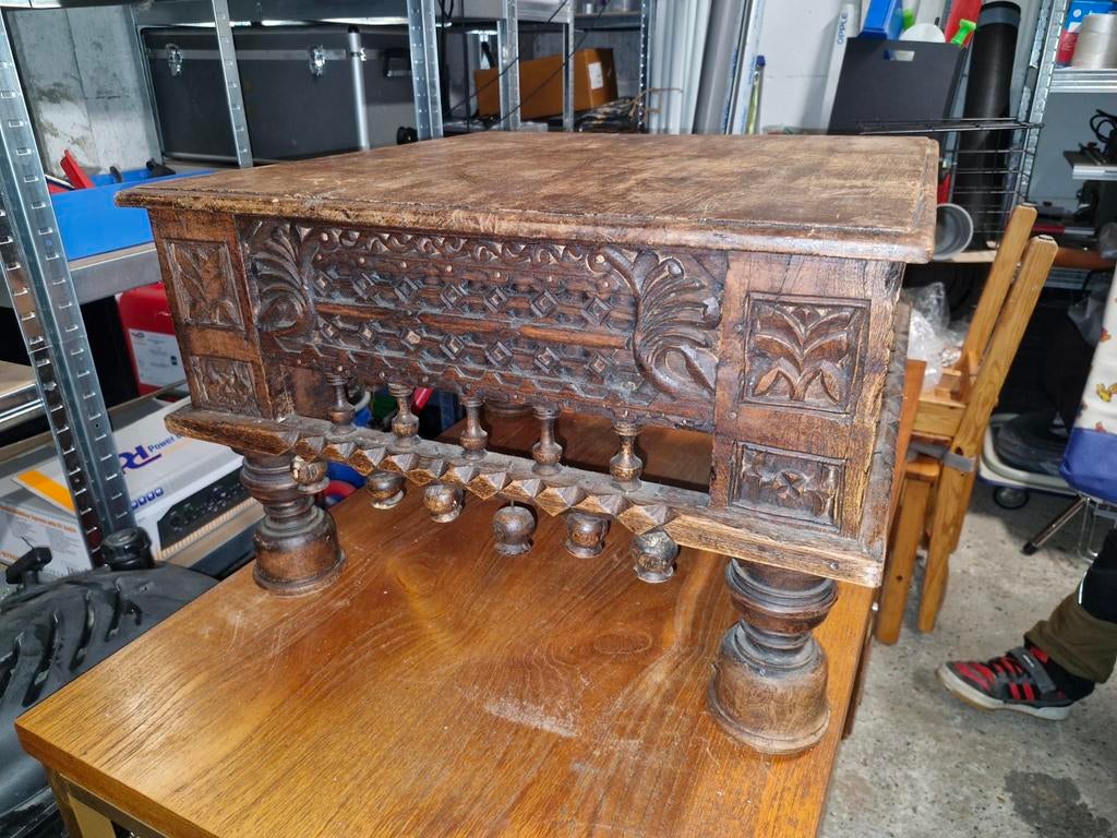 Bijzettafel / salontafel zeer oud koloniaal hout, Ophalen, Hout