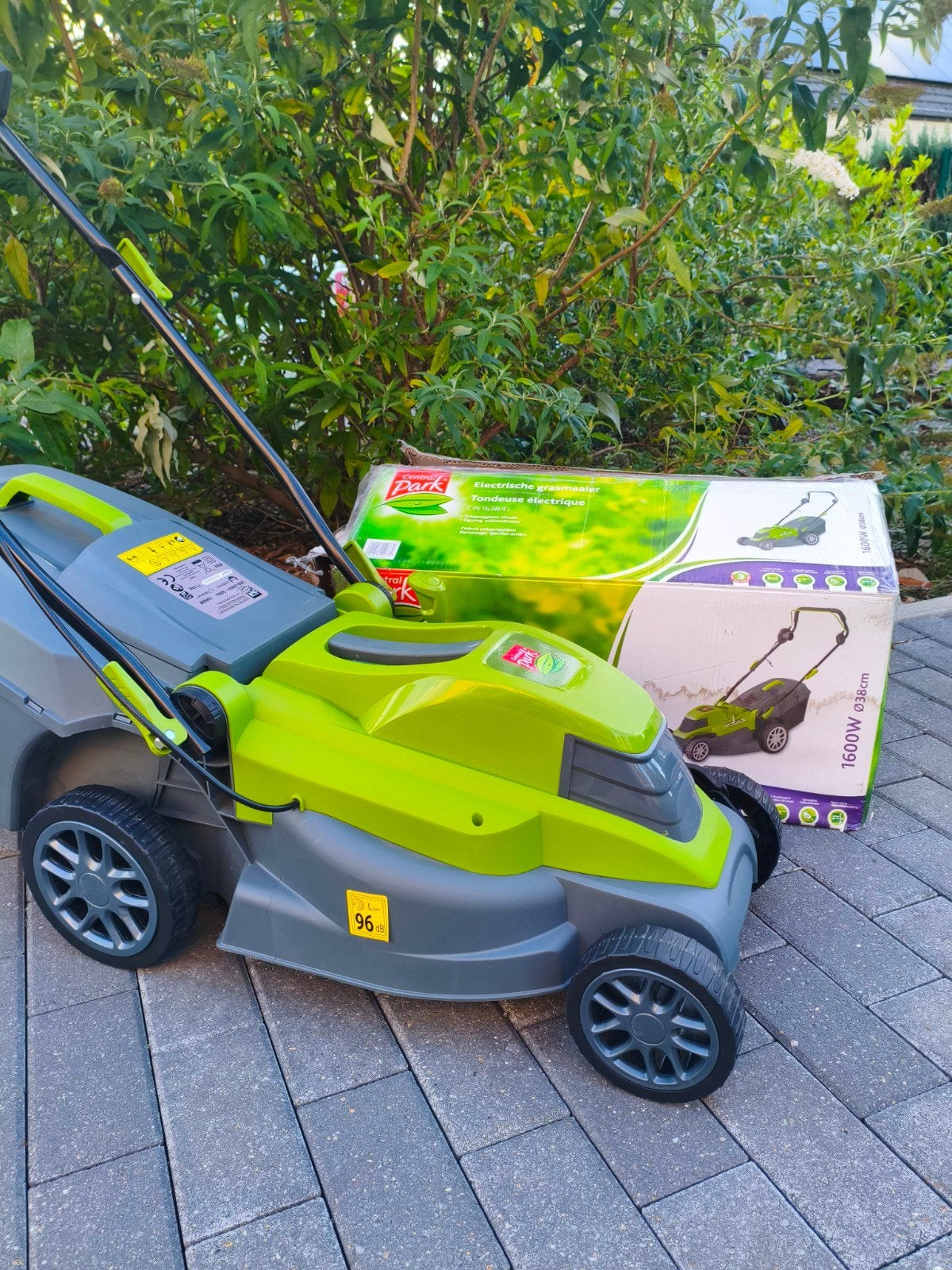 Tondeuse Électrique CPE1638/EL CP- 38cm - 1600W, Jardin & Terrasse, Tondeuses à gazon, Central Park, Tondeuse rotative, Comme neuf