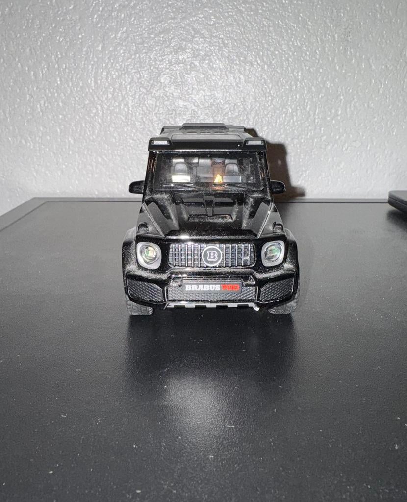 Mercedes-benz Brabus 700 1:32, Ophalen of Verzenden, Zo goed als nieuw
