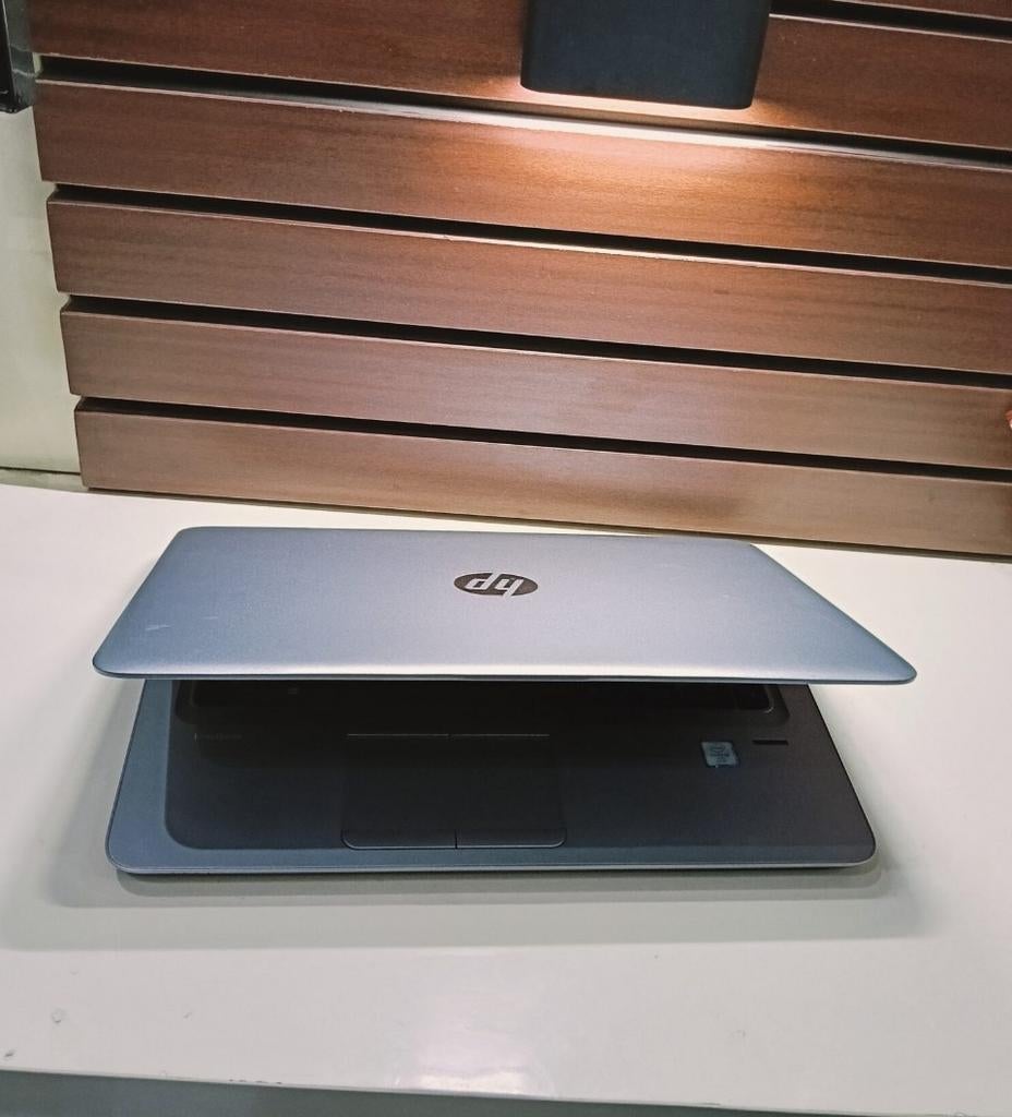Mooi professioneel HP Elitebook zo goed als nieuw, Computers en Software