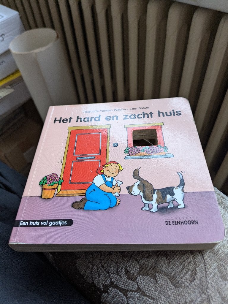 Het hard en zacht huis, Boeken, Ophalen of Verzenden, Gelezen, 1 tot 2 jaar