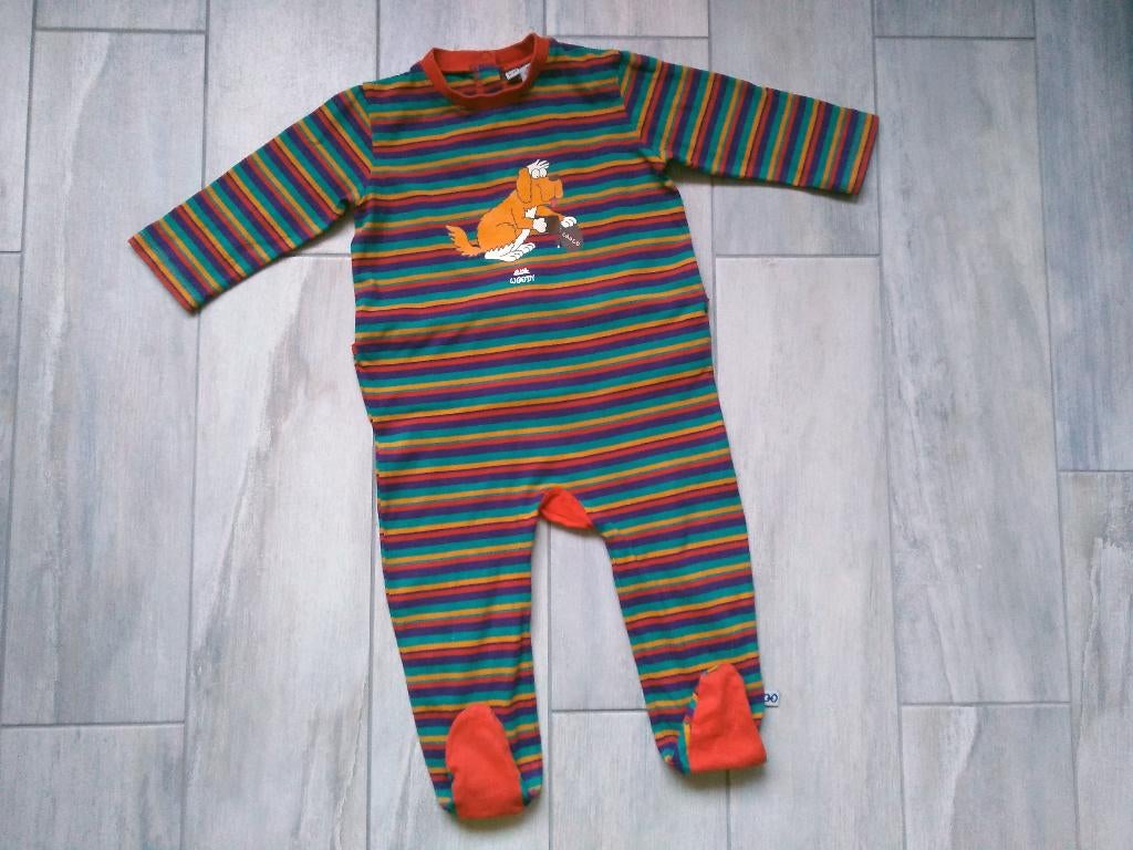★ M80 - Woody pyjama thema hond, Nacht- of Onderkleding, Gebruikt, Ophalen of Verzenden, Jongetje