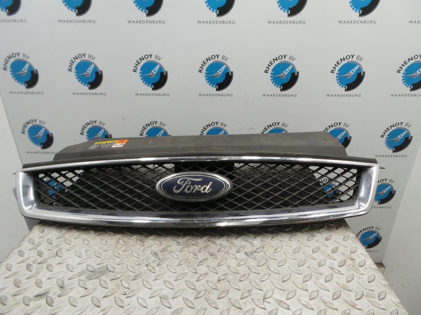 FORD FOCUS 1.8 TDCI FUTURA GRILLE 2006, Ophalen of Verzenden, Gebruikt, Stiba lid